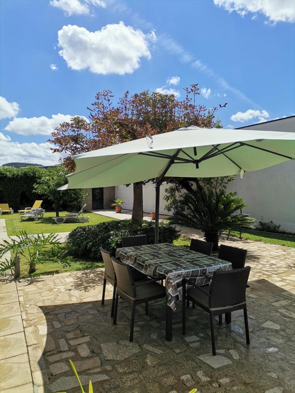 Casa Alem Rio - Quartos Para 6 Hospedes Em Santo Tirso Bagian luar foto